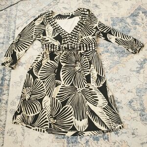 Nine West Black and Cream Floral V-Neck Long Sleeve Dress